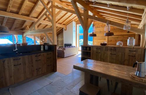 Peisey-Nancroix Chalet De Ski | Chalet de charme 190m2, La Lauzière, ski à pieds
