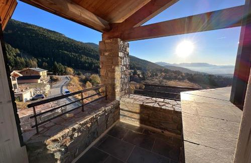 Eyne 2600 Chalet De Ski | CHALET DE LA COULEE - Chalet de grand standing avec spa offrant une vue sur la vallée