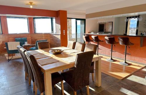 Eyne 2600 Chalet De Ski | CHALET DE LA COULEE - Chalet de grand standing avec spa offrant une vue sur la vallée