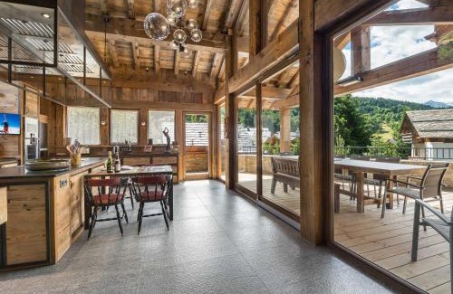 Meribel Village Chalet De Ski | Chalet de Luxe à Méribel : Piscine, Hammam et Proximité Télésiège - FR-1-566-5
