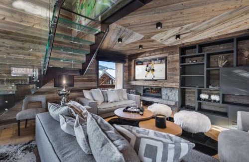 Megeve Chalet De Ski | Chalet de luxe avec jacuzzi, salle cinéma et piscine au centre de Megève - FR-1-569-10
