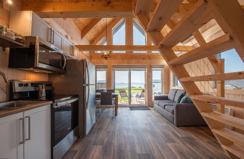 Gaspe Chalet De Ski | Chalet double arrière style suisse
