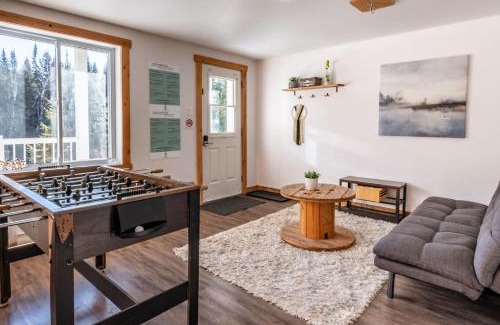 Mauricie Chalet De Ski | Chalet du Loup - Spa & Game room