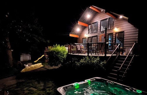 Lac-Drolet Chalet De Ski | Chalet du lac à la montagne - Lac et spa