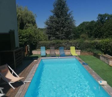 Montevrain Maison | CHALET DU LAC PISCINE à 5 MINUTES DE DISNEY TGV RER