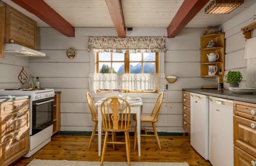 Olden Chalet De Ski | Chalet Eiketun by Interhome