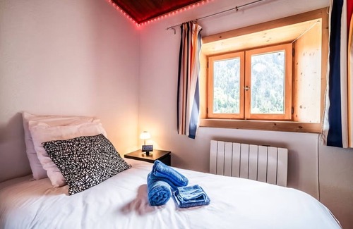 Saint-Jean-dʼAulps Lit Et Petit-Déjeuner | Chalet Elisthur Chambre N°1