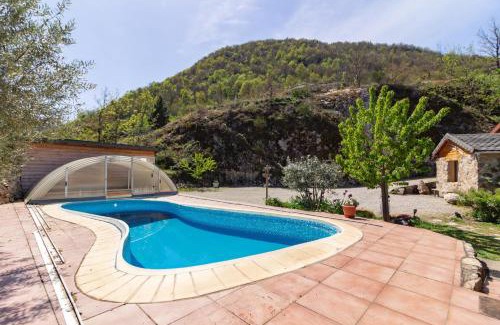 Ax-les-Thermes Maison | Chalet en Castel