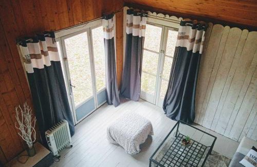 Valpuiseaux Chalet De Ski | Chalet en forêt, brame du cerf