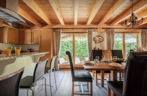 Les Prodains Chalet De Ski | Chalet Evelyn - Ideal base with sauna and garden for 10 - OVO Network