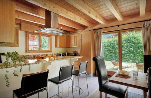 Les Prodains Chalet De Ski | Chalet Evelyn - Ideal base with sauna and garden for 10 - OVO Network