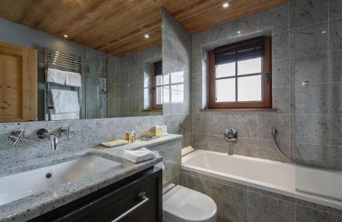 Suris Chalet De Ski | Chalet Familial à Megève avec Espace Bien-Être, 4 Chambres, Près de Rochebrune - FR-1-569-3