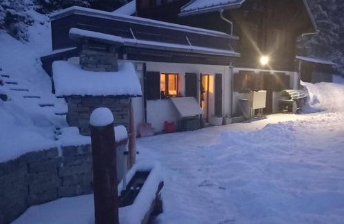 Crans-Montana Chalet De Ski | chalet familial de 1895 tout confort avec une vue magnifique