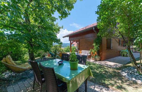 Saint-Martin-Bellevue Maison | Chalet Fleuri