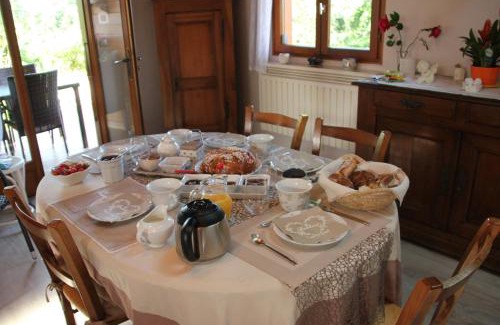 Saint-Martin-Bellevue Maison | Chalet Fleuri