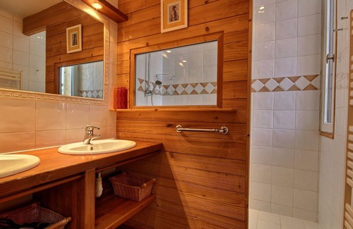 La Roche Chalet De Ski | Chalet 12 pers, sauna, jacuzzi, animaux admis, parking