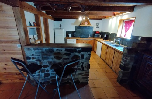 Besse-et-Saint-Anastaise Chalet De Ski | Chalet en pleine nature, idéal pour les familles, animaux acceptés