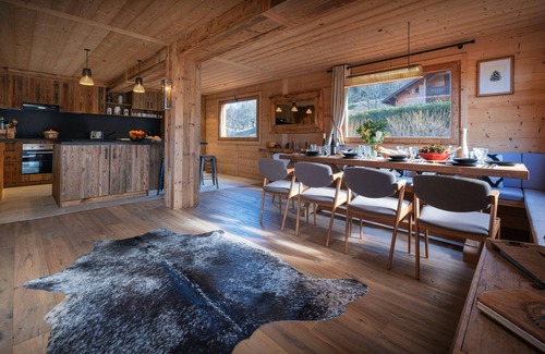 Les Villards-sur-Thones Chalet De Ski | Chalet Bonnevie - base alpine 10p avec spa et belles vues - OVO Network