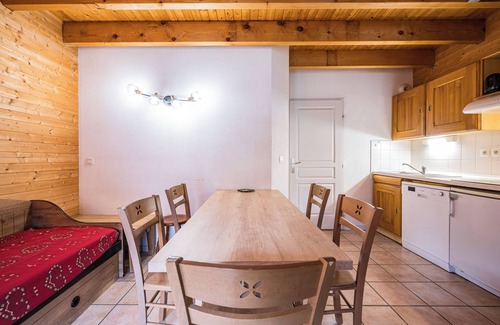 Montgellafrey Appartement | Chalet for 6/8 People – Cosy – Pool & Sauna – Summer/Winter – Mountain View