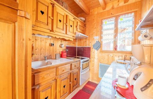 Saint-Laurent-en-Grandvaux Maison | Chalet L’Embellie - Chalet avec piscine partagée