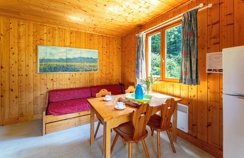Mirabel-aux-Baronnies Chalet De Ski | Chalet "Gite Sariette" avec piscine partagée, terrasse privée et Wi-Fi