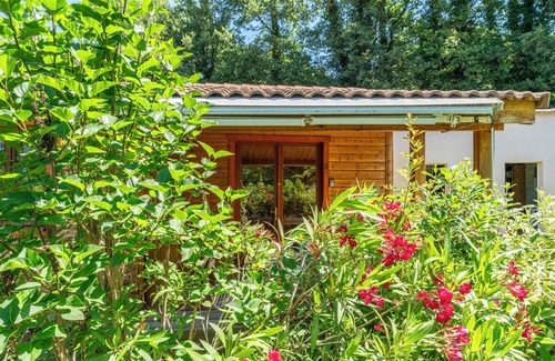 Mirabel-aux-Baronnies Chalet De Ski | Chalet "Gite Romarin" avec piscine partagée, terrasse privée et Wi-Fi