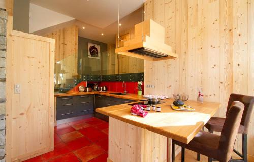 Les Deux Alpes Station Balnéaire | Chalet Gilda by Leavetown Vacations