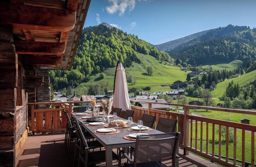 La Giettaz Chalet De Ski | Chalet Goville - base ski familial pour 15, jacuzzi et sauna - OVO Network