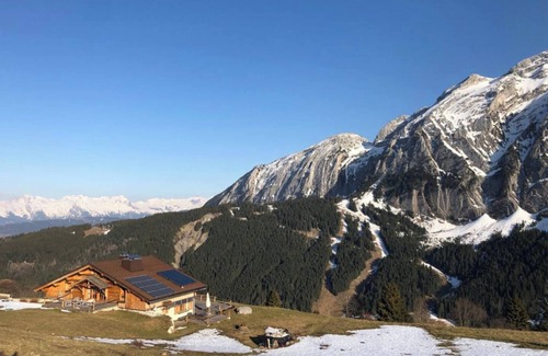 Mont-Saxonnex Chalet De Ski | Chalet 'Grand - Coeur De La Montagne' avec vue sur les montagnes, terrasse privée et Wi-Fi