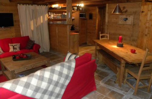 Les Boisses Appartement | CHALET GRINCH 90m2, 3 Sdb, skis aux pieds, wifi