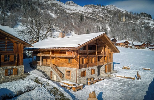 Le Chinaillon Chalet De Ski | Chalet Happysnow - bien-être pour 15 au coeur des Alpes - OVO Network
