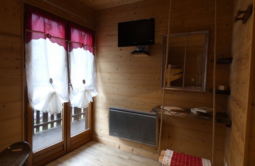 Thones Chalet De Ski | Chalet Haute Savoie sauna jacuzzi privés Calme confort wifi domaine du fraizier