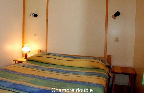 Blavignac Chalet De Ski | Chalet "Hibiscus Pour 6 Prix Semaine" with Mountain View, Shared Pool & Wi-Fi