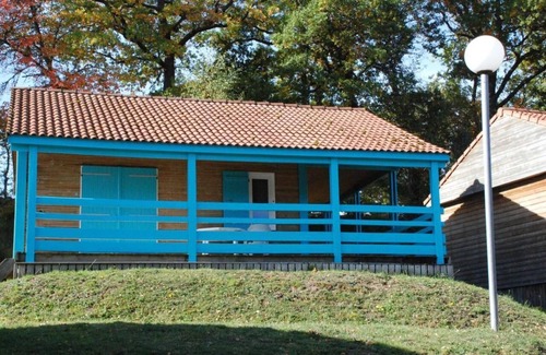 Blavignac Chalet De Ski | Chalet "Hibiscus Pour 6 Prix Semaine" with Mountain View, Shared Pool & Wi-Fi