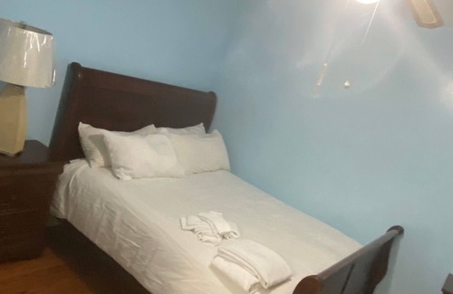 Bellmore Appartement | Chalet Home, Central Location: Nassau, Long Island NY