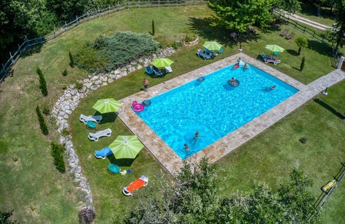 Vergt-de-Biron Chalet De Ski | Chalet dans un milieu boisé situé dans le Périgord Pourpre