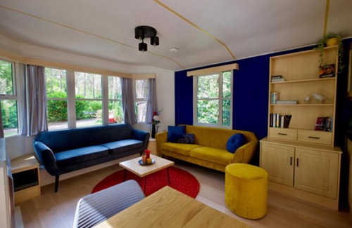 Wechelderzande Chalet De Ski | Chalet in Antwerp near Bobbejaanland Park