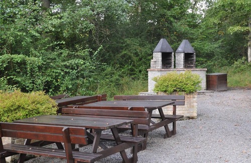 Heure Maison | Chalet confortable en bois, terrasse
