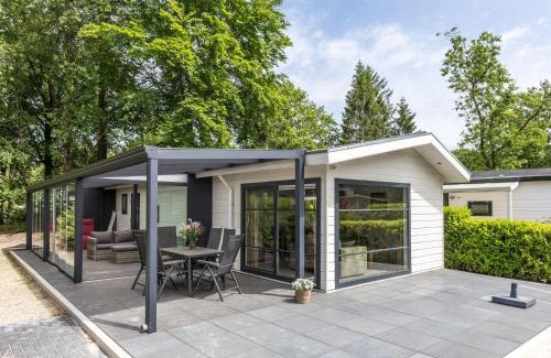 De Bult Maison | Chalet in De Bult by the pond