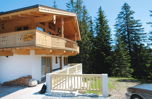 Hochkrimml Chalet De Ski | Chalet in Königsleiten with Wellness & Alps View