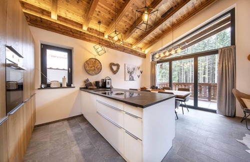 Schonbach Chalet De Ski | Chalet in Neukirchen near Wildkogel Ski Arena