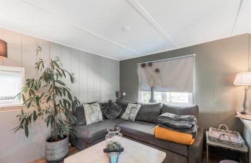 Reutum Maison | Chalet in Reutum by Almelo Nordhorn Canal, cleaning included