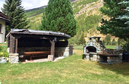 Saas Grund Appartement | Chalet avec 2 appartements dans les alpages.