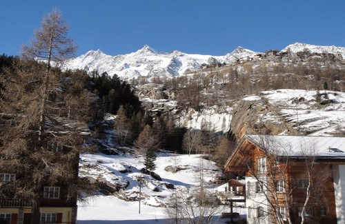 Saas Grund Appartement | Chalet avec 2 appartements dans les alpages.