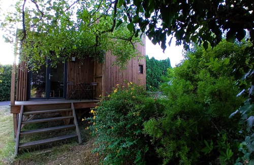 Montboillon Chalet De Ski | Chalet in the countryside, in the heart of a wooded garden.