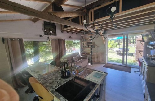 Concoules Chalet De Ski | Chalet in the heart of the forest Animals ok