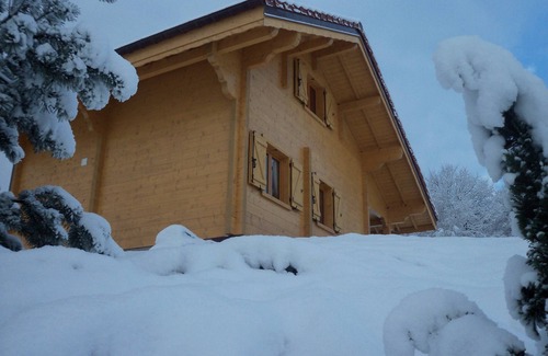 Etobon Chalet De Ski | Chalet au coeur d'une nature verdoyante au calme - Gîte de France 3 épis