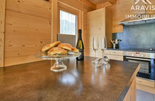 Le Grand-Bornand Chalet De Ski | Chalet indépendant 4* pour 8 pers, 4 chambres, cheminée, cuisine équipée, Wifi, parking - FR-1-391-8
