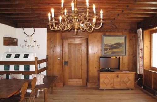 Fliess Chalet De Ski | Chalet Jagdhaus Biedenegg by Interhome