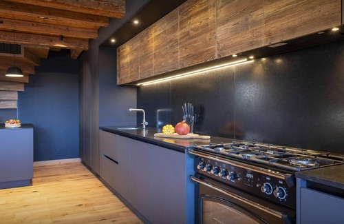 La Riviere-Enverse Chalet De Ski | Chalet Keramis - base alpine pour 15, spa et salle de jeux - OVO Network